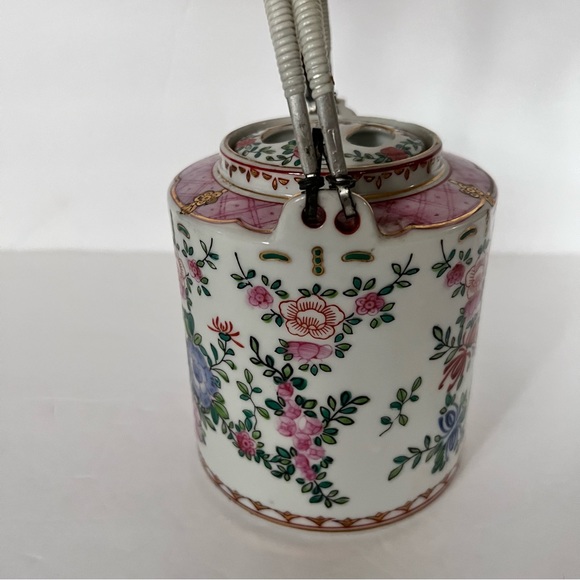 Vintage Japanese Tea Pot Lowestoft Hand Painted White with Flowers - Picture 14 of 16